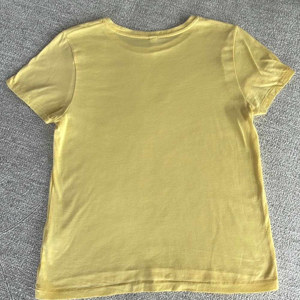 UNIQLO Tee Shirt - Springs Hottest Color - Picture 6 of 6